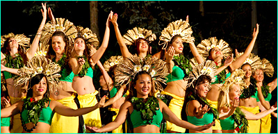 Photo from the Wilmette Aloha Night show in 2009. Photo by Lynn/Michael Mann.
