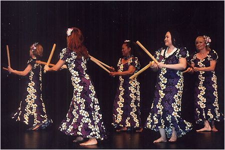Wahine perform at Barefoot Hawaiian concert in June, 2009. Photo by Renata Wilczynska